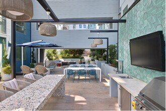 Anton Pacific in Santa Cruz, CA - Building Photo - Building Photo