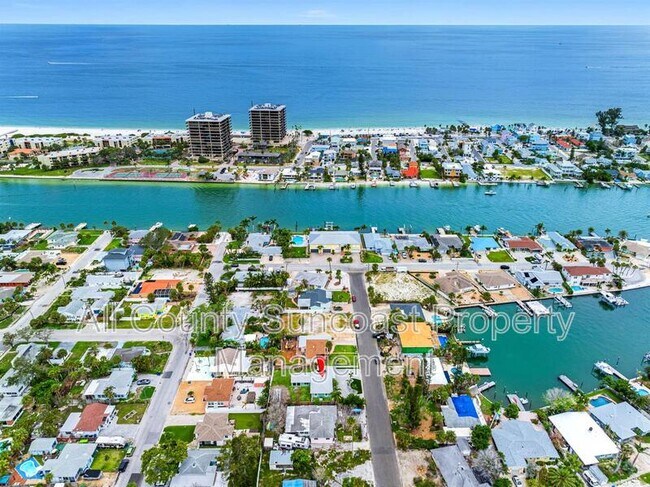 540 80th Ave in St Pete Beach, FL - Building Photo - Building Photo