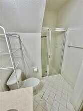 5628 NW 113th Ave in Doral, FL - Building Photo - Building Photo