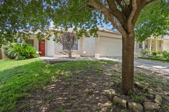 1900 Melissa Oaks Ln in Austin, TX - Building Photo - Building Photo