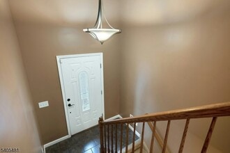 102 Montgomery St in Bloomfield, NJ - Building Photo - Building Photo