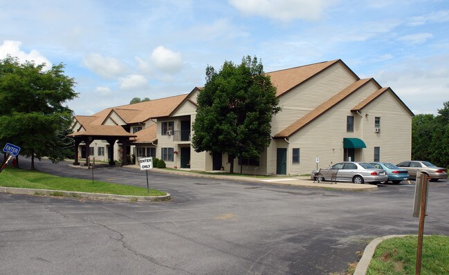 Applewood Manor Apartments in Camillus, NY - Foto de edificio - Building Photo