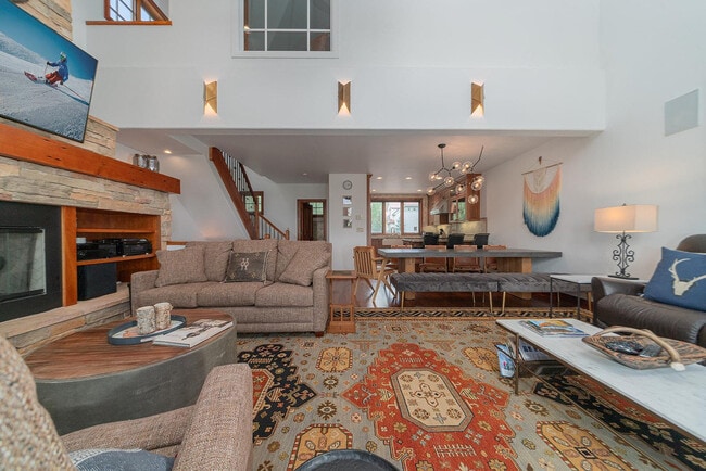 100 Aspen Ridge Dr in Mountain Village, CO - Building Photo - Building Photo