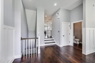 10 N Dryden Pl in Arlington Heights, IL - Building Photo - Building Photo