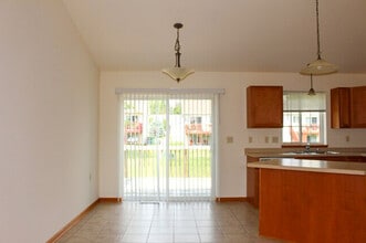 1204 Salem Dr in Edgerton, WI - Building Photo - Building Photo