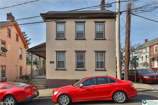 property at 424 W 4th St