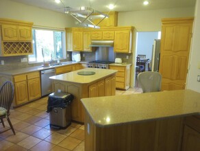 5409 Royal Oak Dr NE in Albuquerque, NM - Building Photo - Building Photo