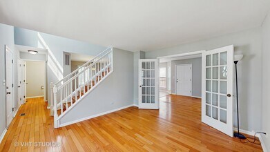 2135 Schumacher Ln in Naperville, IL - Building Photo - Building Photo