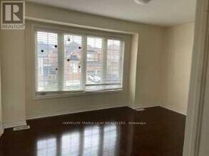 27 Robitaille Dr in Brampton, ON - Building Photo - Building Photo