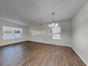 8443 Redding Glen Ave in Charlotte, NC - Foto de edificio - Building Photo