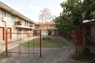 Findlay House in Houston, TX - Building Photo - Building Photo