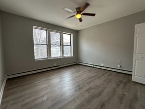 52 N Parkside Ave, Unit 1 in Chicago, IL - Building Photo - Building Photo