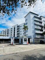 2475 NW 16th St Rd in Miami, FL - Building Photo
