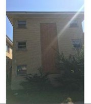 14141 S Tracy Ave Apartamentos