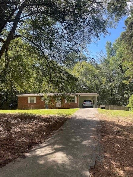 property at 44 Armstead Dr