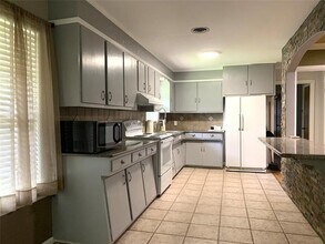 1012 S Maurice Ave in Denison, TX - Building Photo - Building Photo