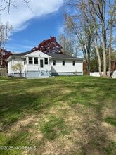 6 Laurel Ln in Englishtown, NJ - Building Photo - Building Photo