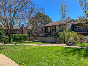 Cambridge Oaks Apartments in Cameron Park, CA - Building Photo - Building Photo