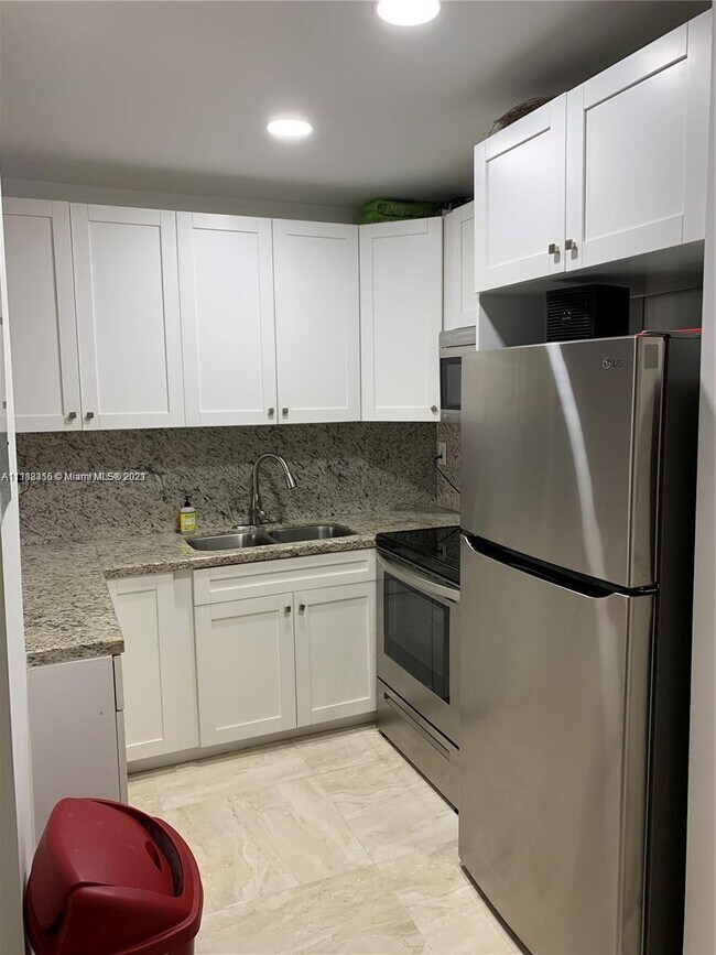 17560 Atlantic Blvd photo'