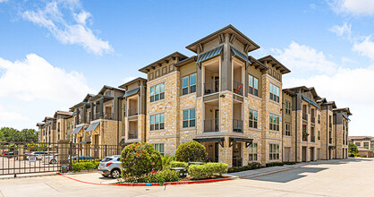 Hickory Creek Ranch Apartments in Denton, TX - Building Photo - Building Photo