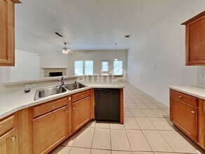 11922 Elizabeth Ct in Pinehurst, TX - Foto de edificio - Building Photo