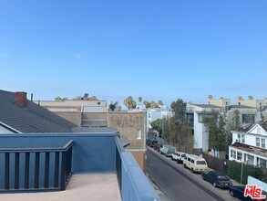 36 Brooks Ave in Los Angeles, CA - Building Photo - Building Photo