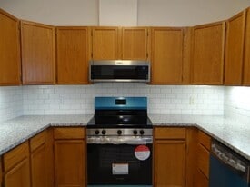 301 Harbour Town Dr, Unit 208 in Madison, WI - Building Photo