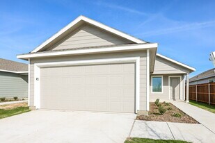 1235 Maple St in Wilmer, TX - Building Photo