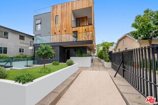 1221 N Detroit St in West Hollywood, CA - Building Photo