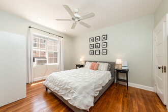 1711 35th St NW, Unit 5 in Washington, DC - Foto de edificio - Building Photo