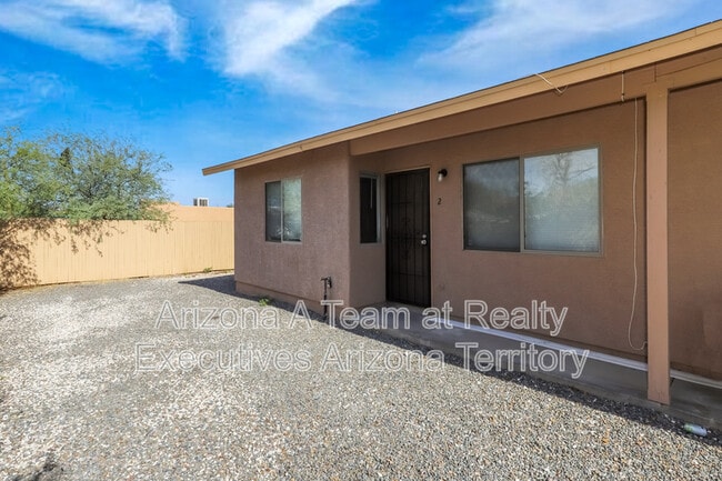 property at 2635 N Fontana Ave