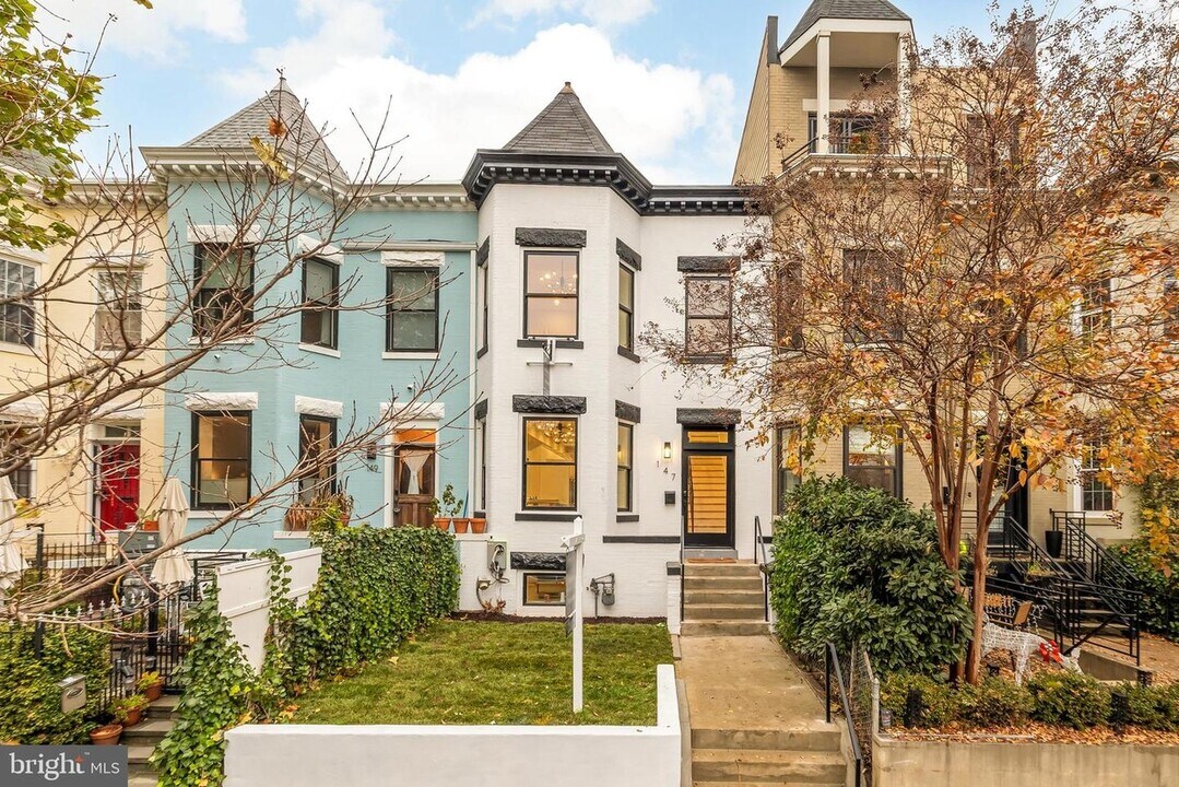 147 Adams St NW in Washington, DC - Building Photo