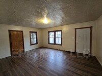 130 St Albans St in Waterloo, IA - Building Photo - Building Photo