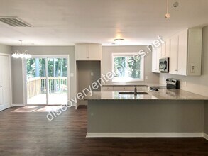8178 Tudor Dr in Jonesboro, GA - Building Photo - Building Photo