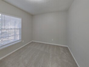 18139 Lake Bend Dr in Houston, TX - Building Photo - Building Photo