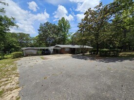 661 Brookmeade Dr in Crestview, FL - Building Photo