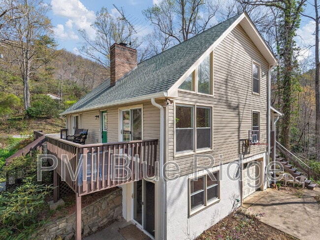 property at 1469 Old Fort Rd