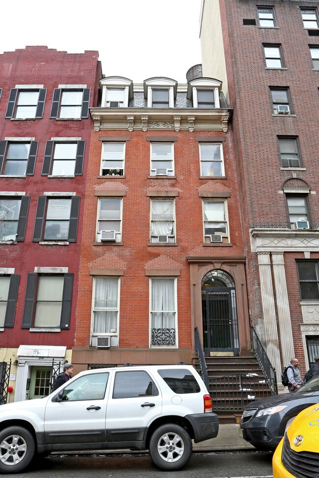 306 W 30th St in New York, NY - Building Photo - Building Photo