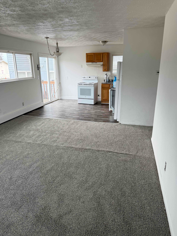 4027 E 8th Ave in Anchorage, AK - Building Photo - Building Photo