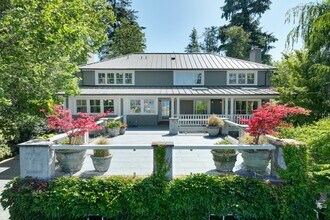 1645 Rambling Ln in Medina, WA - Building Photo - Building Photo