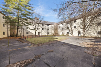 Covenant Manor in Dayton, OH - Building Photo - Building Photo