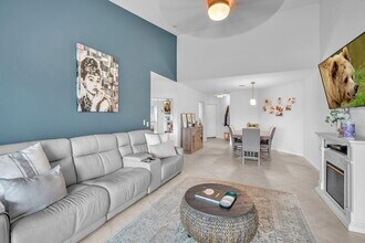 5157 Floria Way in Boynton Beach, FL - Building Photo - Building Photo