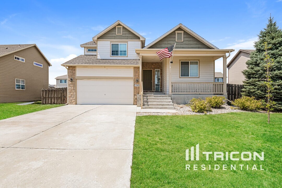 7363 Ocean Ridge St in Wellington, CO - Building Photo