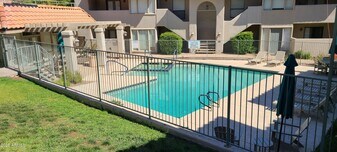 1820 E Morten Ave in Phoenix, AZ - Building Photo