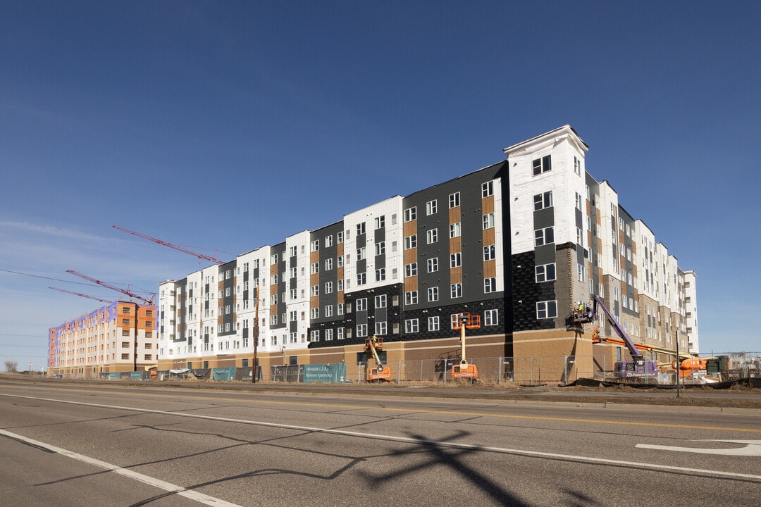 Decatur Landing in Brooklyn Park, MN - Building Photo