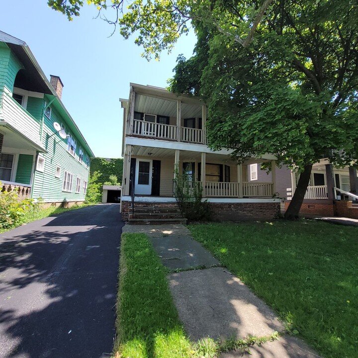 1619 Hillcrest Rd in Cleveland Heights, OH - Building Photo