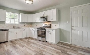 801 NE 3rd St in Mineral Wells, TX - Building Photo - Building Photo