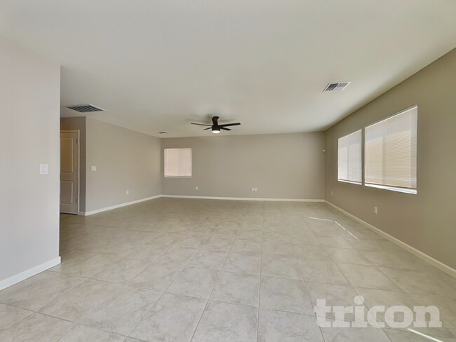 8956 Wolf River Dr in Reno, NV - Building Photo - Building Photo