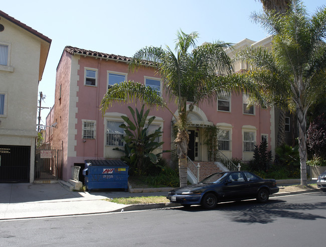 111 S Manhattan Pl in Los Angeles, CA - Foto de edificio - Building Photo