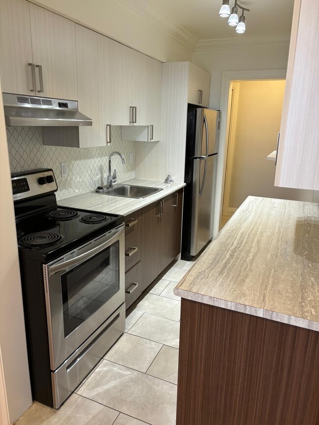 property at 1404 Rosenthal Av